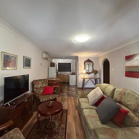 Champion Bay Beach Unit, With Own Carport, Джералдтон Екстериор снимка