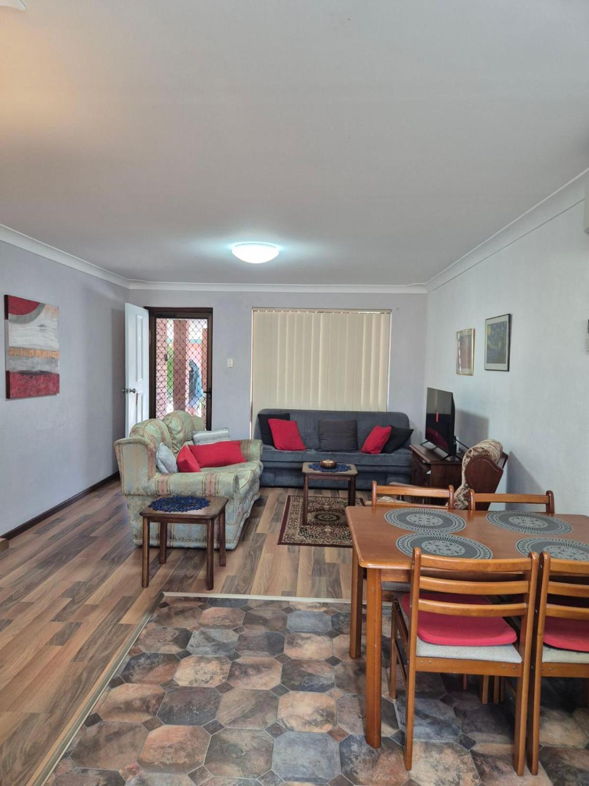 Champion Bay Beach Unit, With Own Carport, Джералдтон Екстериор снимка